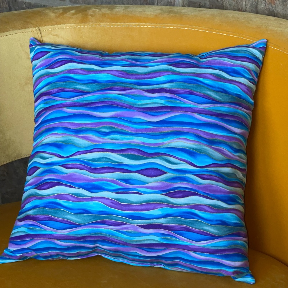 1 throw pillow